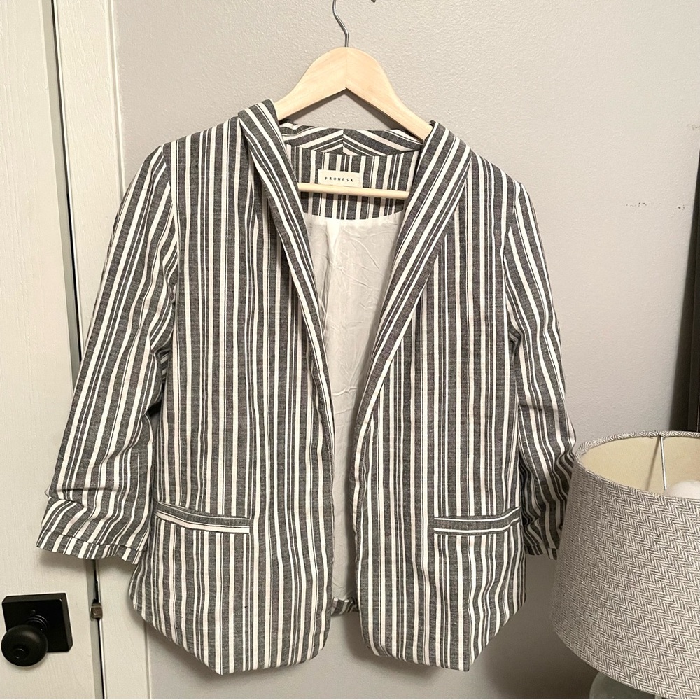 Promesa - Gray and White Striped Blazer - Size M